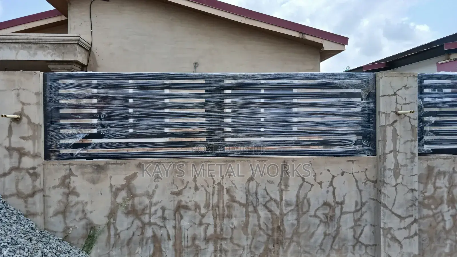 Modern Galvanized Metal Fence Wall Design | Strong Durable