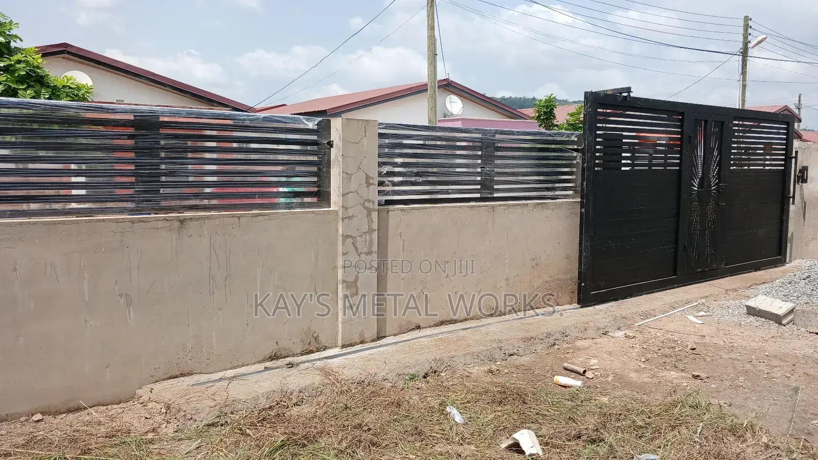 Modern Galvanized Metal Fence Wall Design | Strong Durable