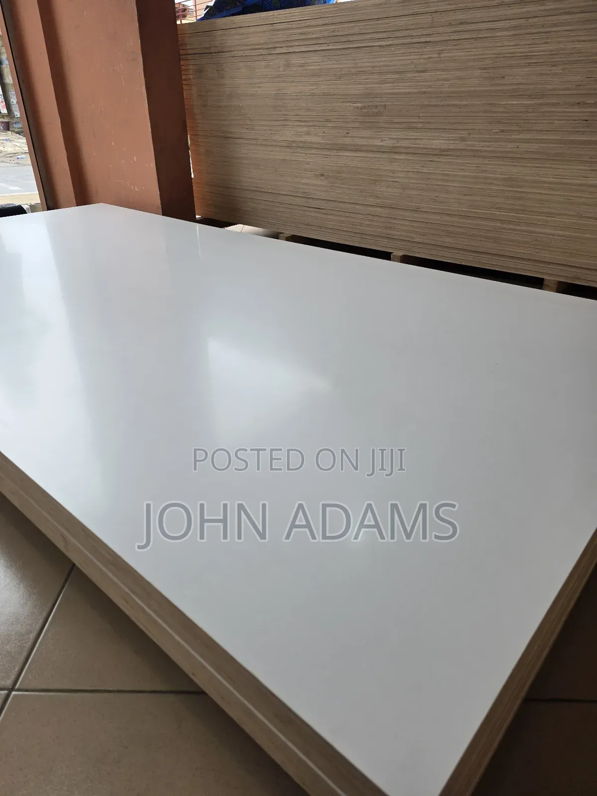 High-Quality Semi Gloss White and Off White Laminated Plywood - 18mm