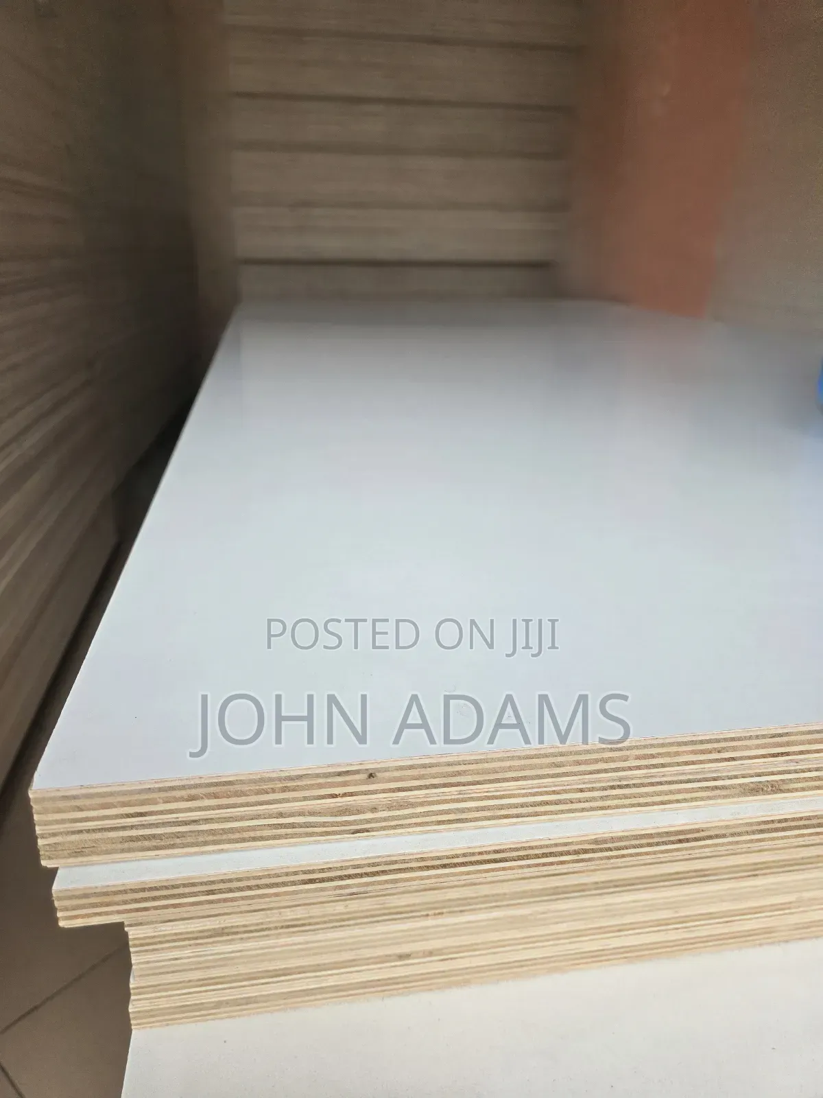High-Quality Semi Gloss White and Off White Laminated Plywood - 18mm