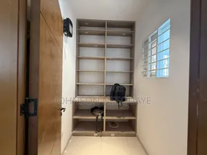 4bdrm House in Sakumono for sale
