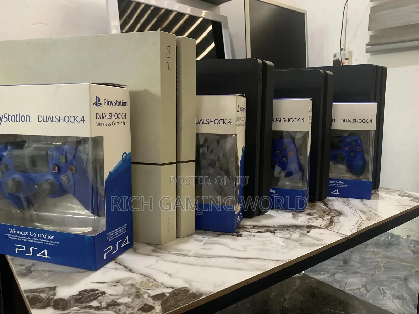 German Used Ps4 4 Slim With Two Pad and 10 Latest Games ( Jailbreak)