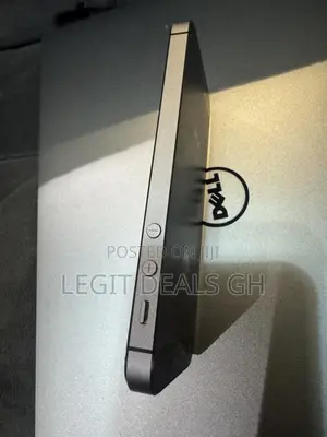 Apple iPhone 5s 16 GB Black