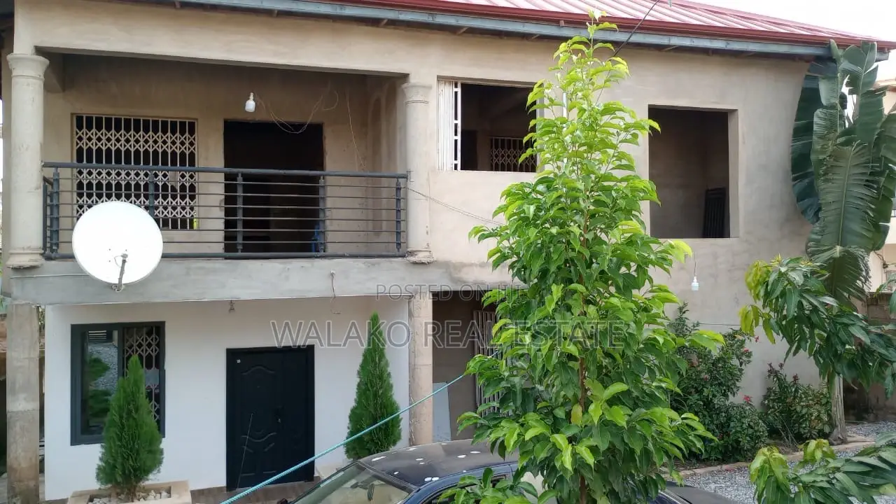 5bdrm House in Kwabenya for sale
