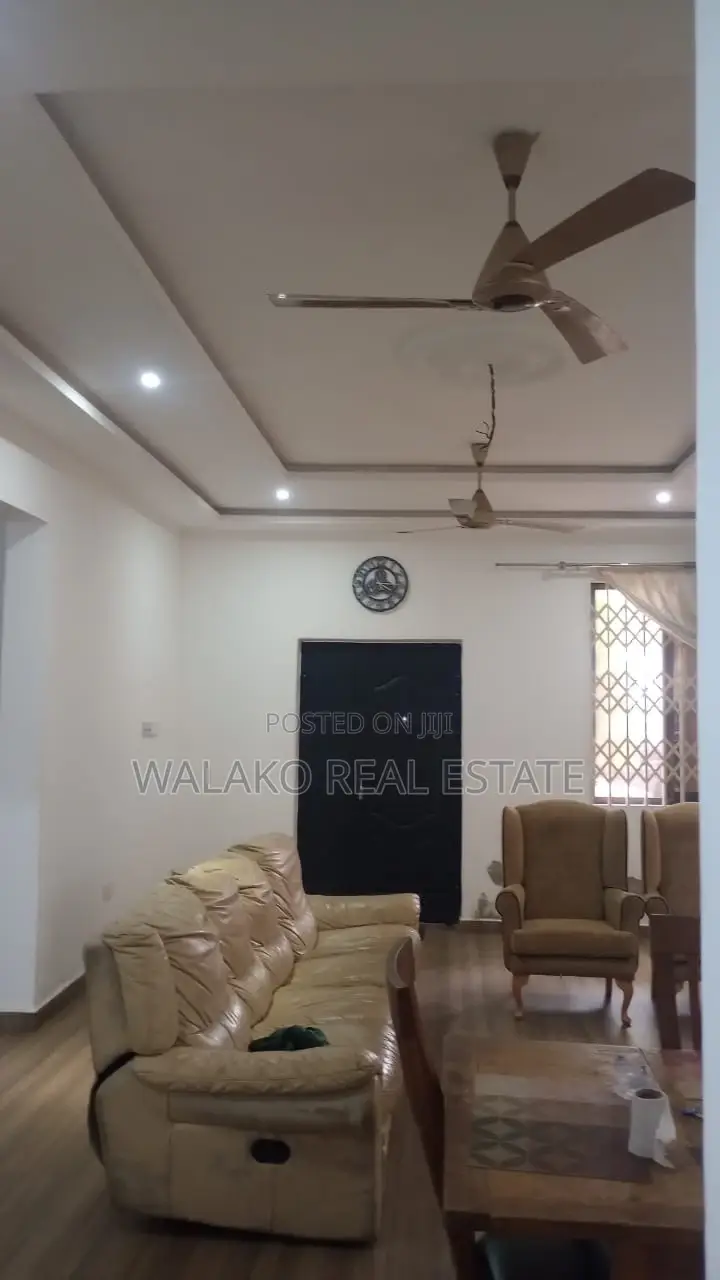5bdrm House in Kwabenya for sale