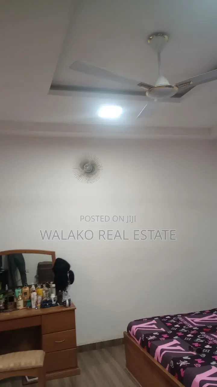 5bdrm House in Kwabenya for sale