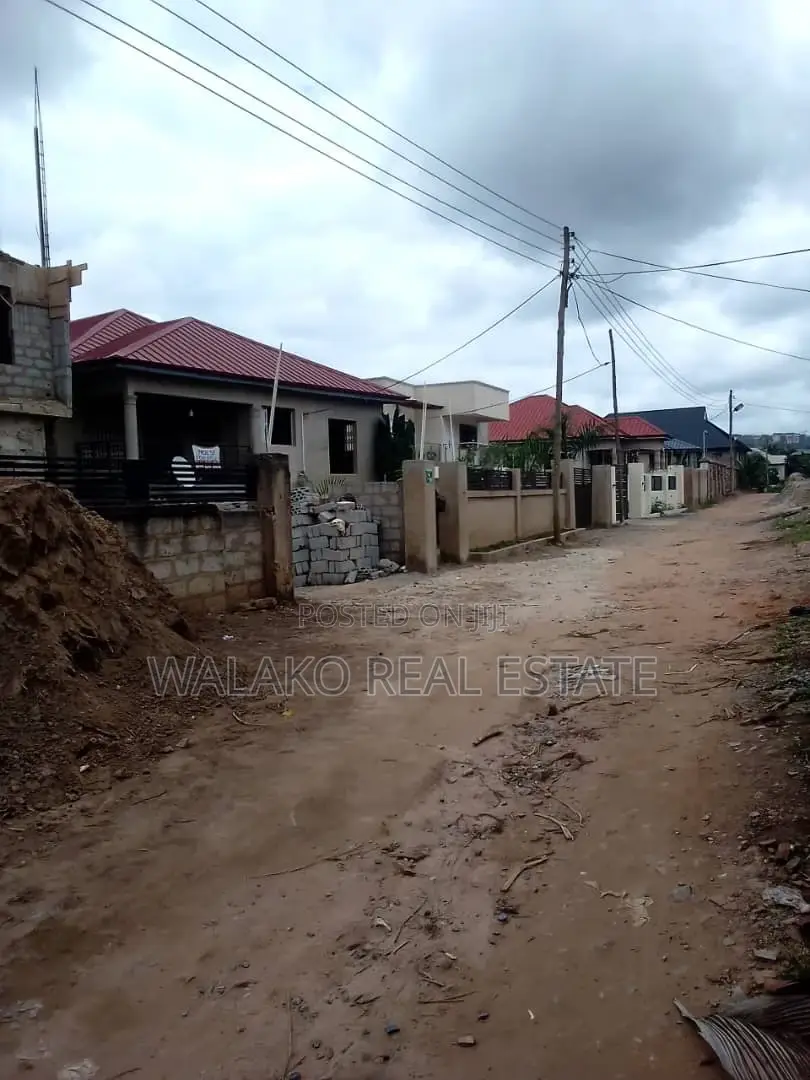 5bdrm House in Kwabenya for sale