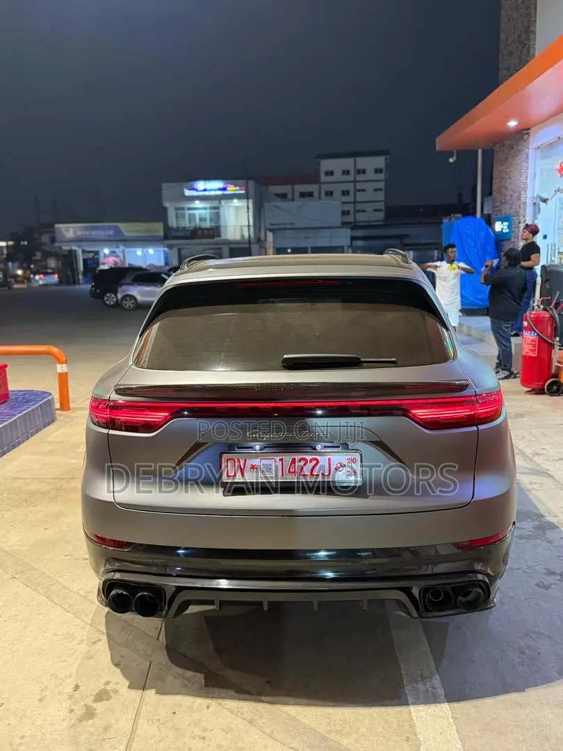 Porsche Cayenne Turbo AWD 2020 Gray
