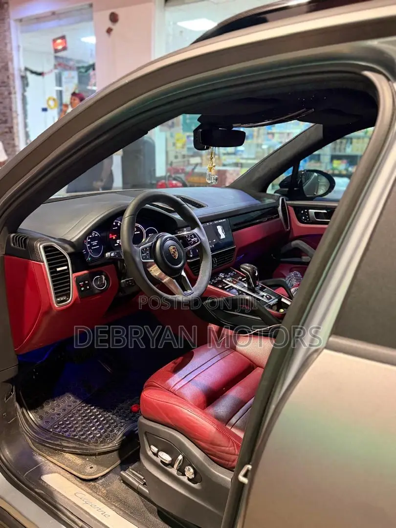 Porsche Cayenne Turbo AWD 2020 Gray