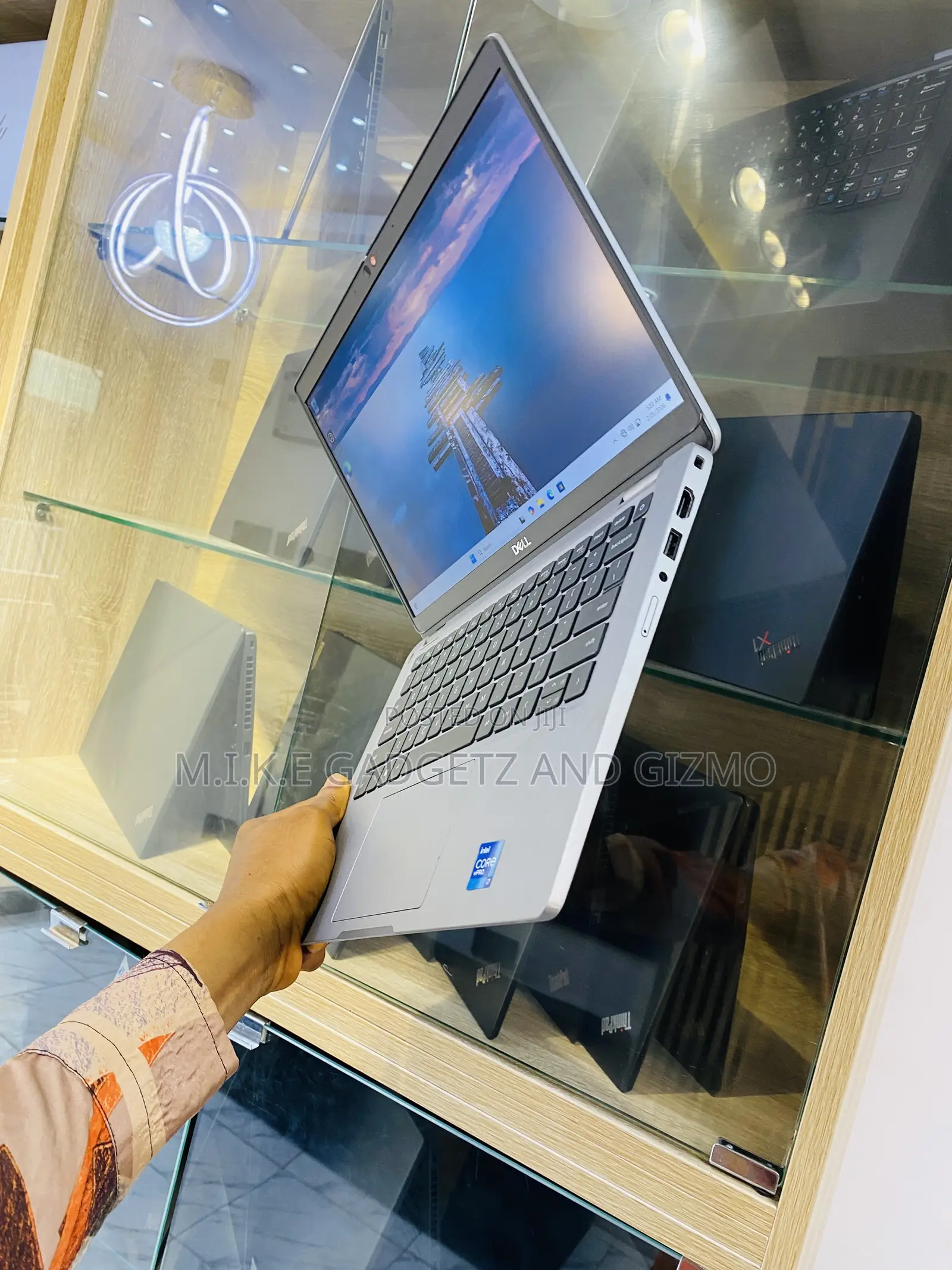 Laptop Dell Latitude 5320 32GB Intel Core i7 SSD 512GB