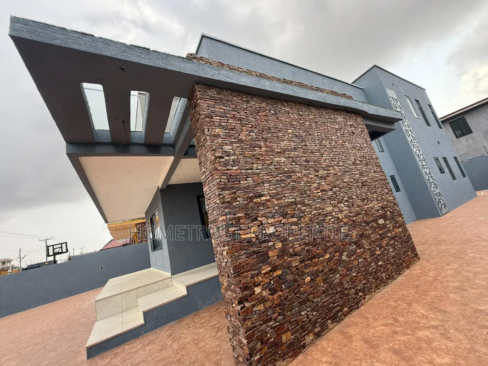4bdrm Duplex in Hometrust Properties, Nmai-Dzorn for sale