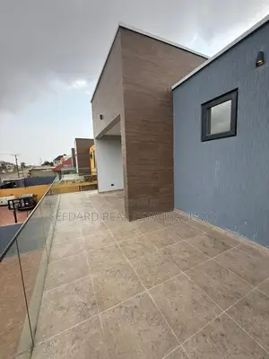 4bdrm Duplex in East Legon for sale