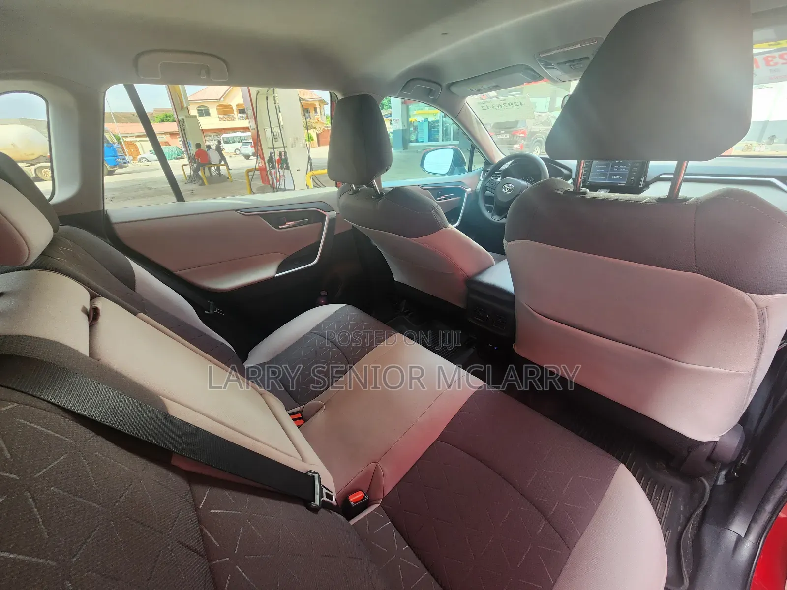 Toyota RAV4 XLE 2022 Red