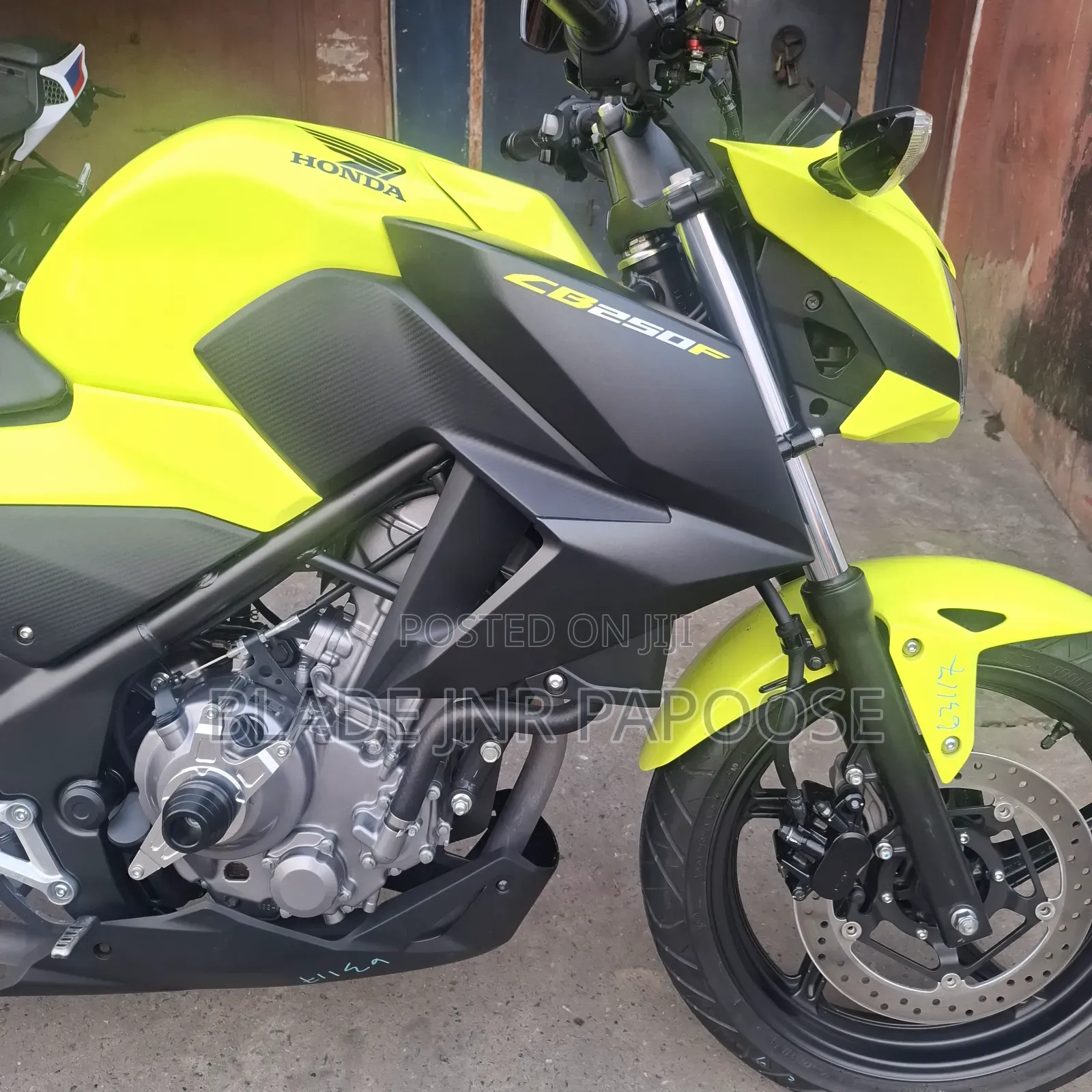 Honda CB 2019 Yellow