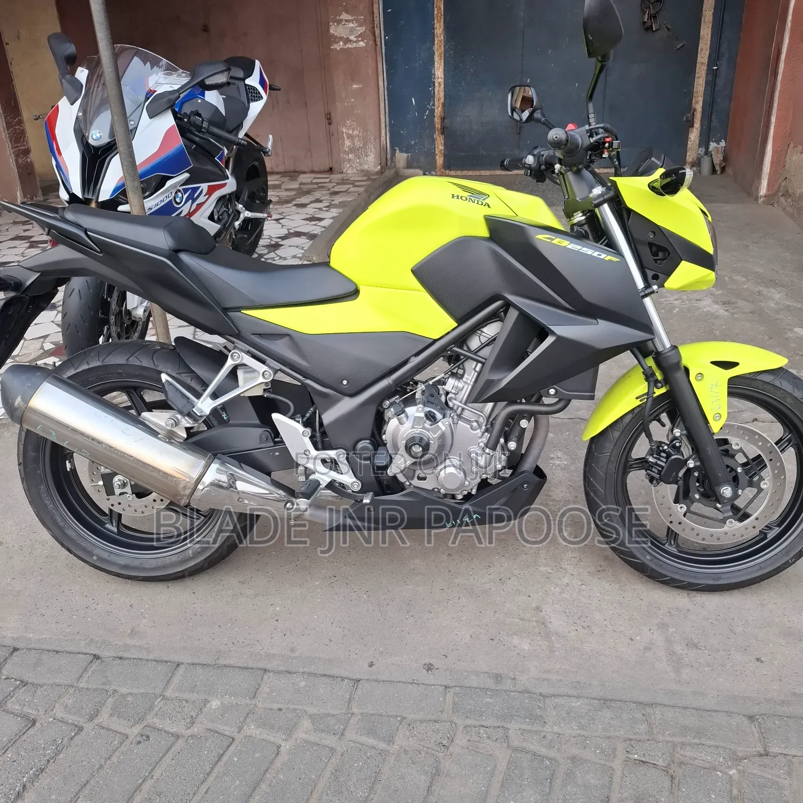 Honda CB 2019 Yellow