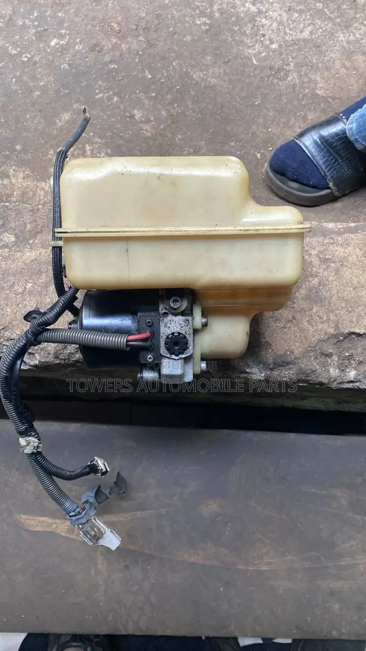 Lexus Lx570 , Landcruiser 200 Suspension Height Pump