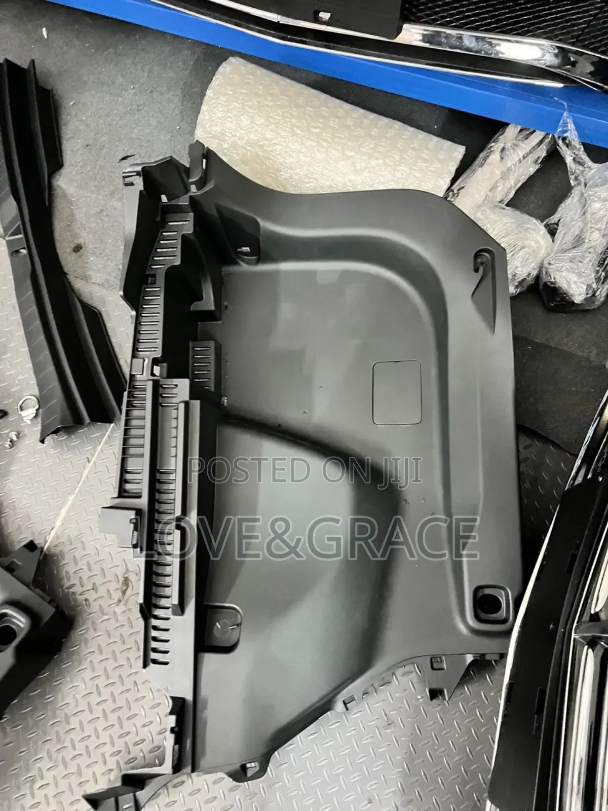 Rav 4 Inner Boot Panels Complete With No Mat