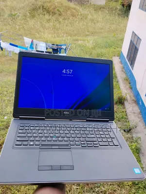 Laptop Dell Precision 7720 32GB Intel Xeon SSD 512GB