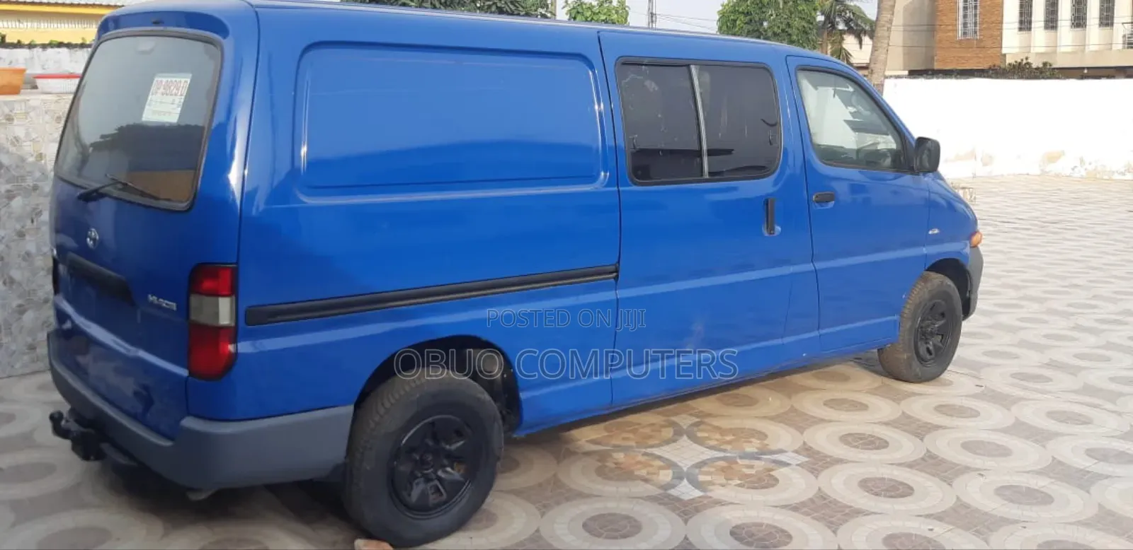 Toyota HiAce 2012 Blue