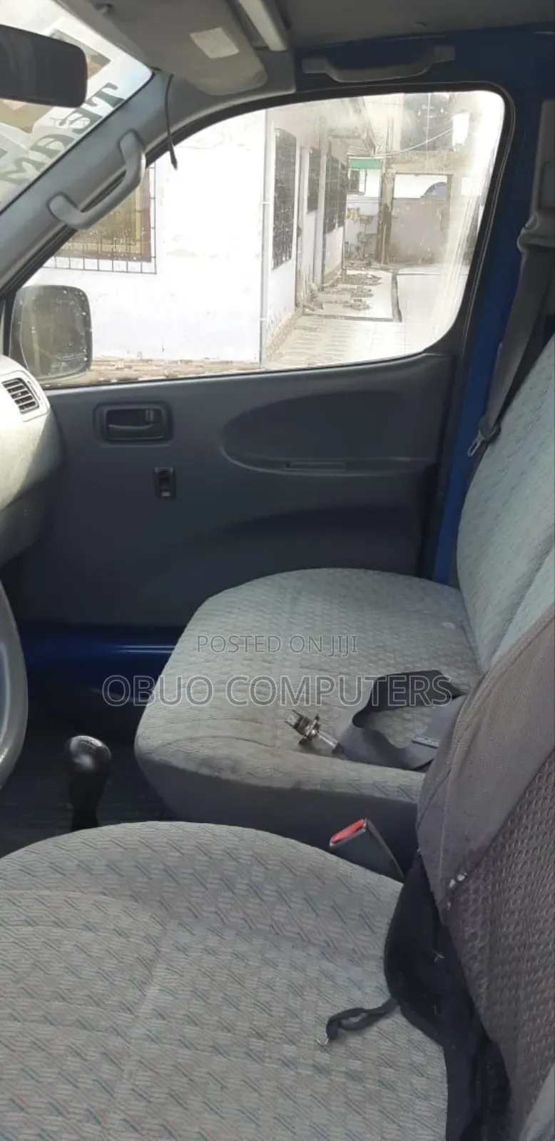Toyota HiAce 2012 Blue