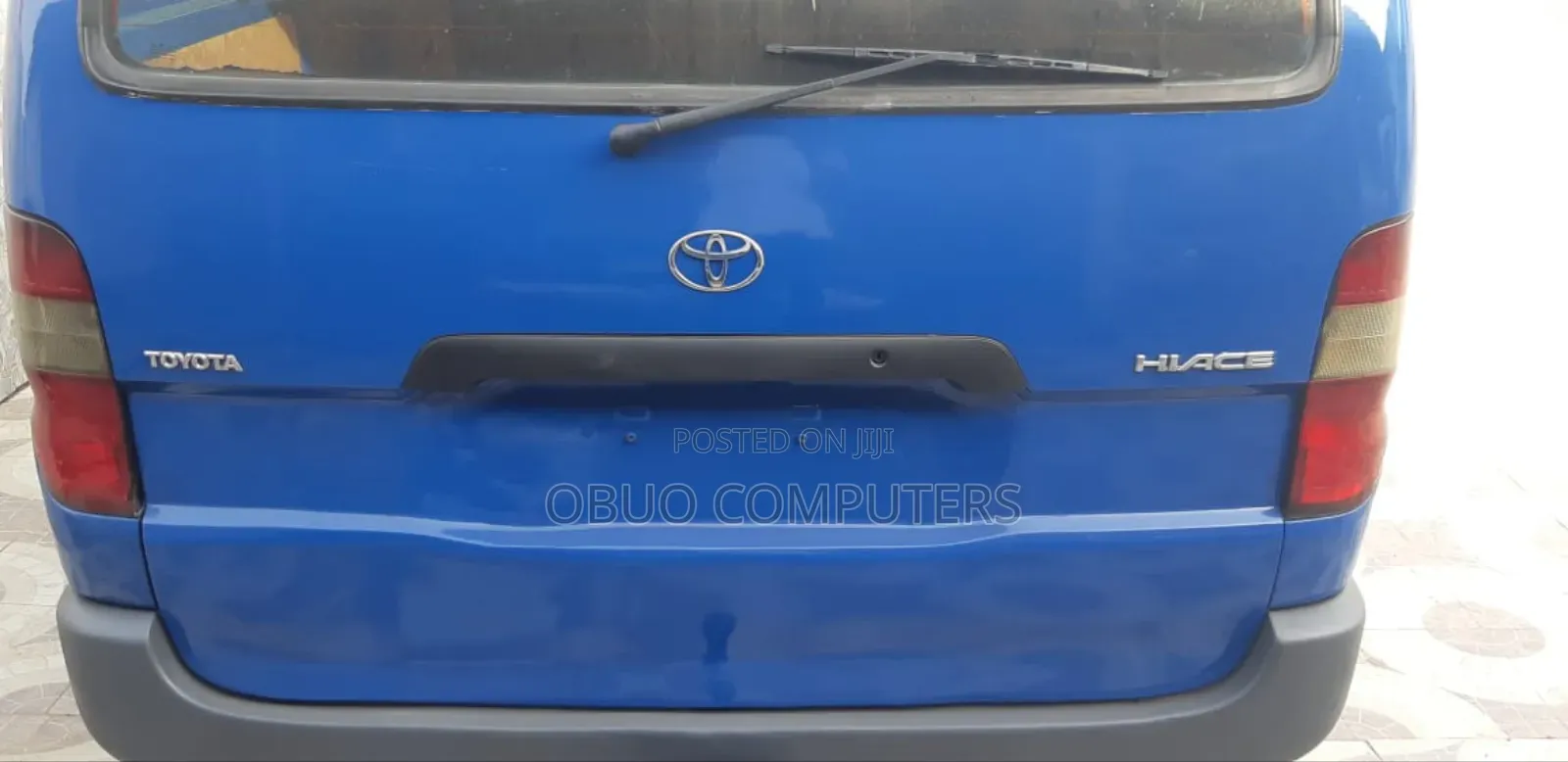 Toyota HiAce 2012 Blue