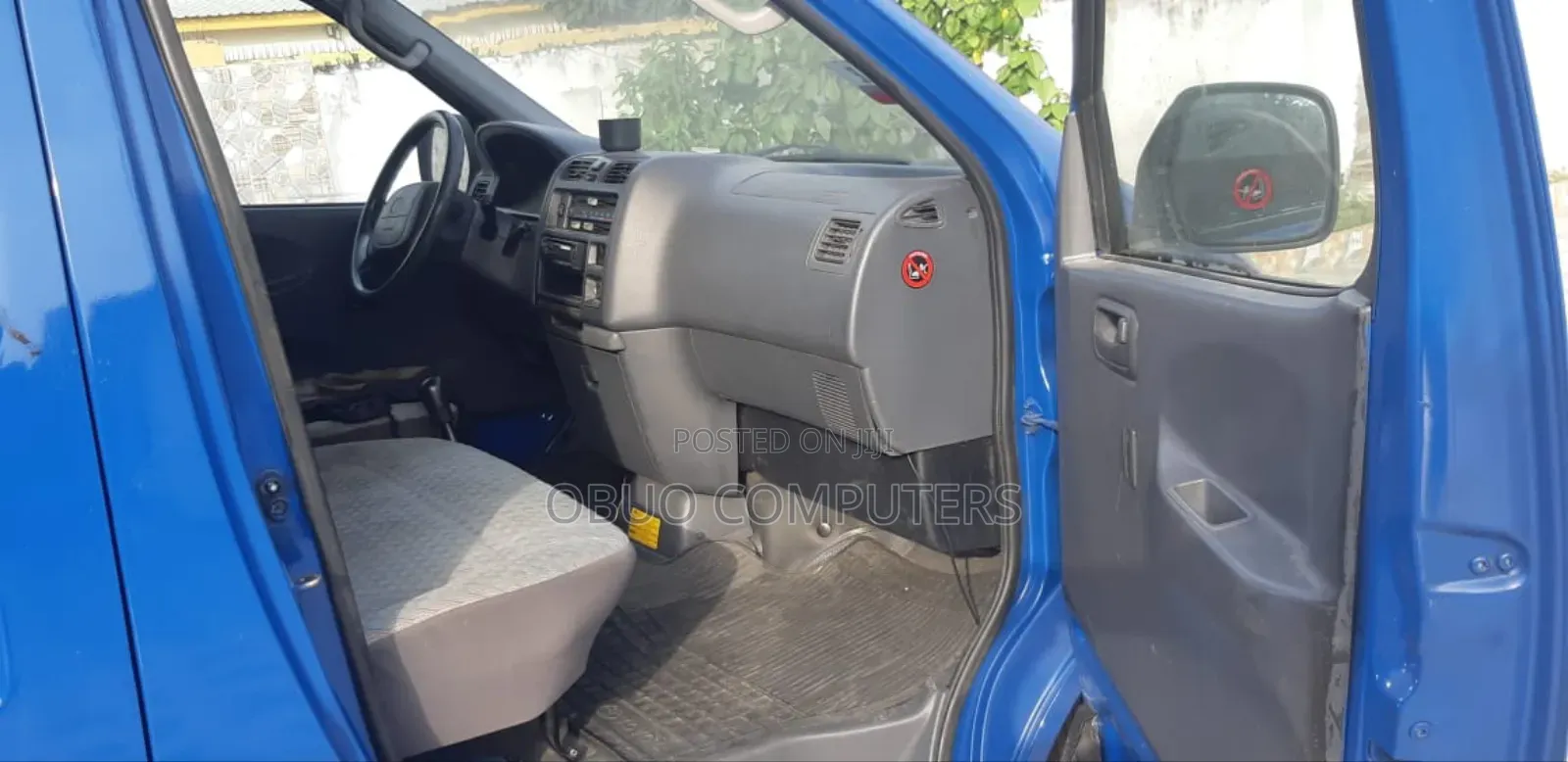 Toyota HiAce 2012 Blue