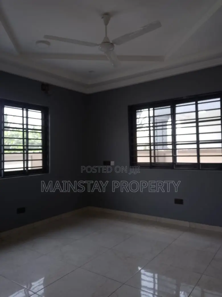3bdrm House in Ashaley Botwe for sale