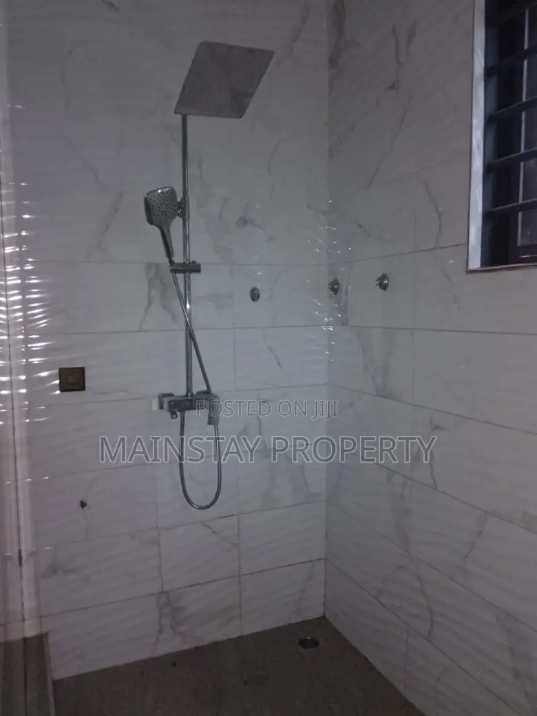 3bdrm House in Ashaley Botwe for sale