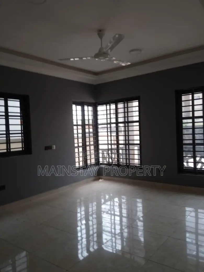 3bdrm House in Ashaley Botwe for sale