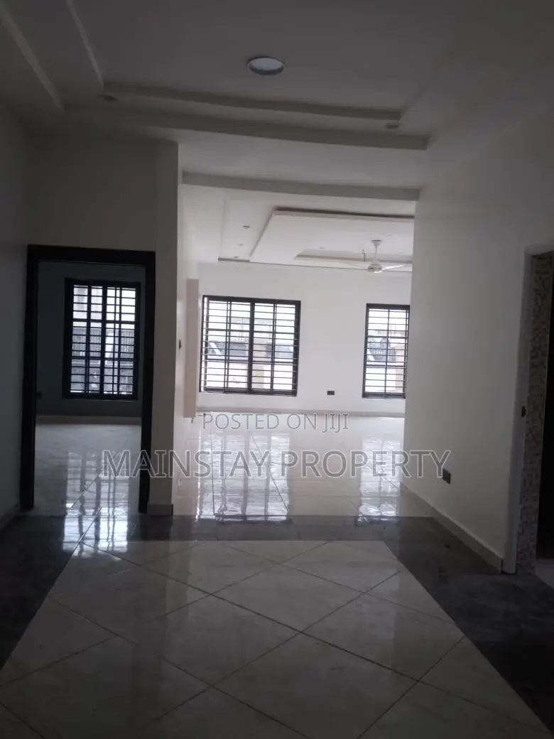 3bdrm House in Ashaley Botwe for sale