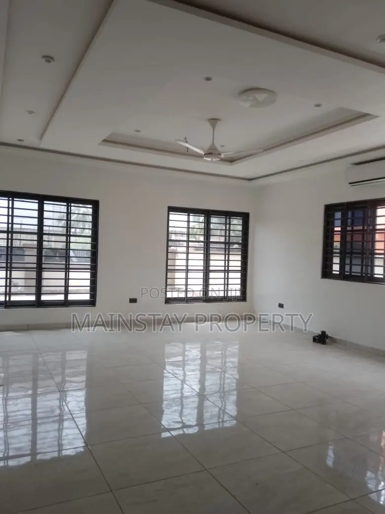 3bdrm House in Ashaley Botwe for sale