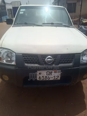 Nissan Hardbody 2012 White