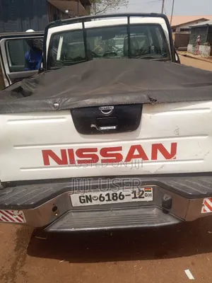 Nissan Hardbody 2012 White
