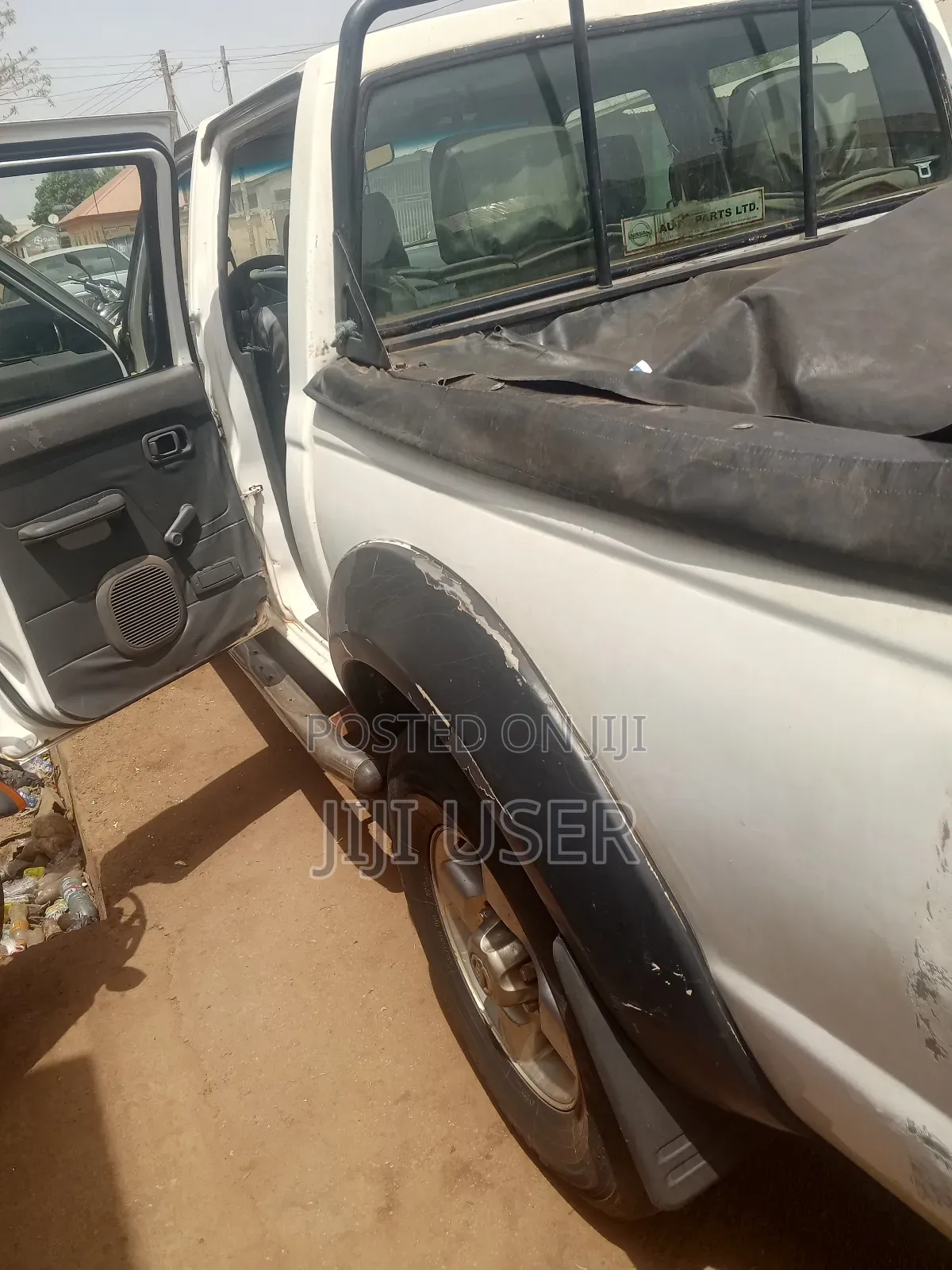 Nissan Hardbody 2012 White