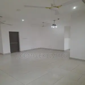 3bdrm Apartment in North Ridge for rent