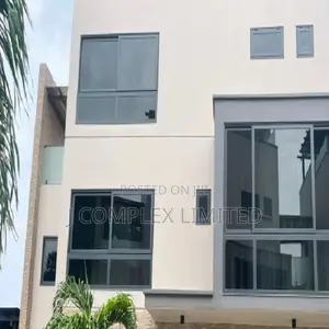 3bdrm Apartment in North Ridge for rent