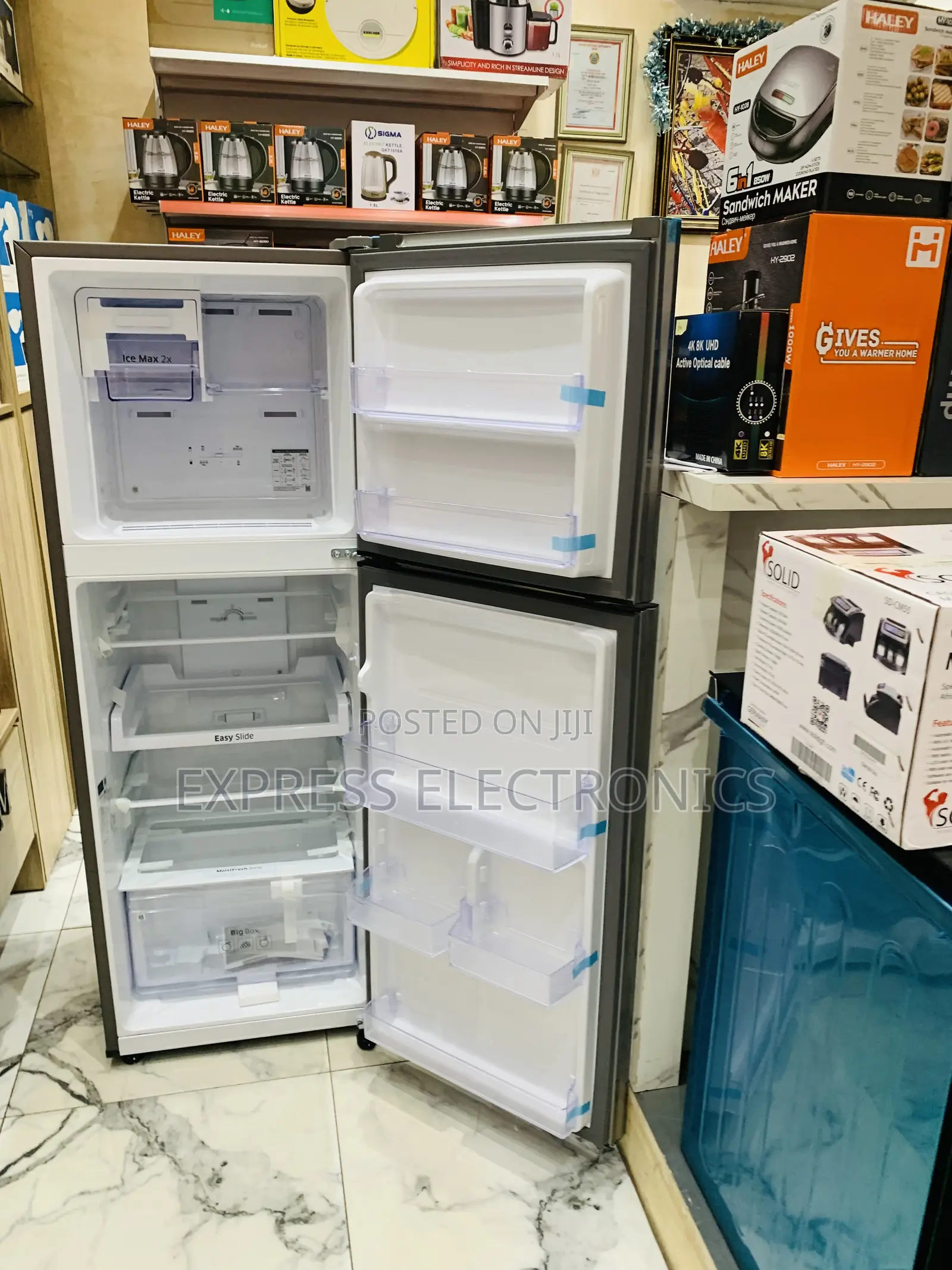 Brand New Samsung Rt 28 Fridge Top Freezer 236l Gross Silver.