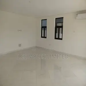 3bdrm Apartment in North Ridge for sale