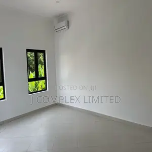3bdrm Apartment in North Ridge for sale