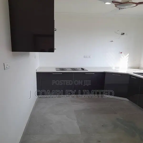 3bdrm Apartment in North Ridge for sale