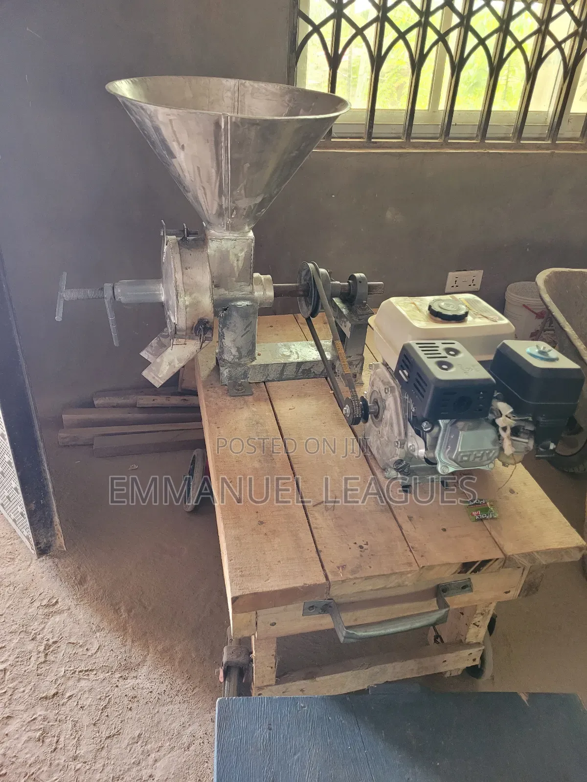 Vegetable Milling Machine for Sale at 3000cedis.