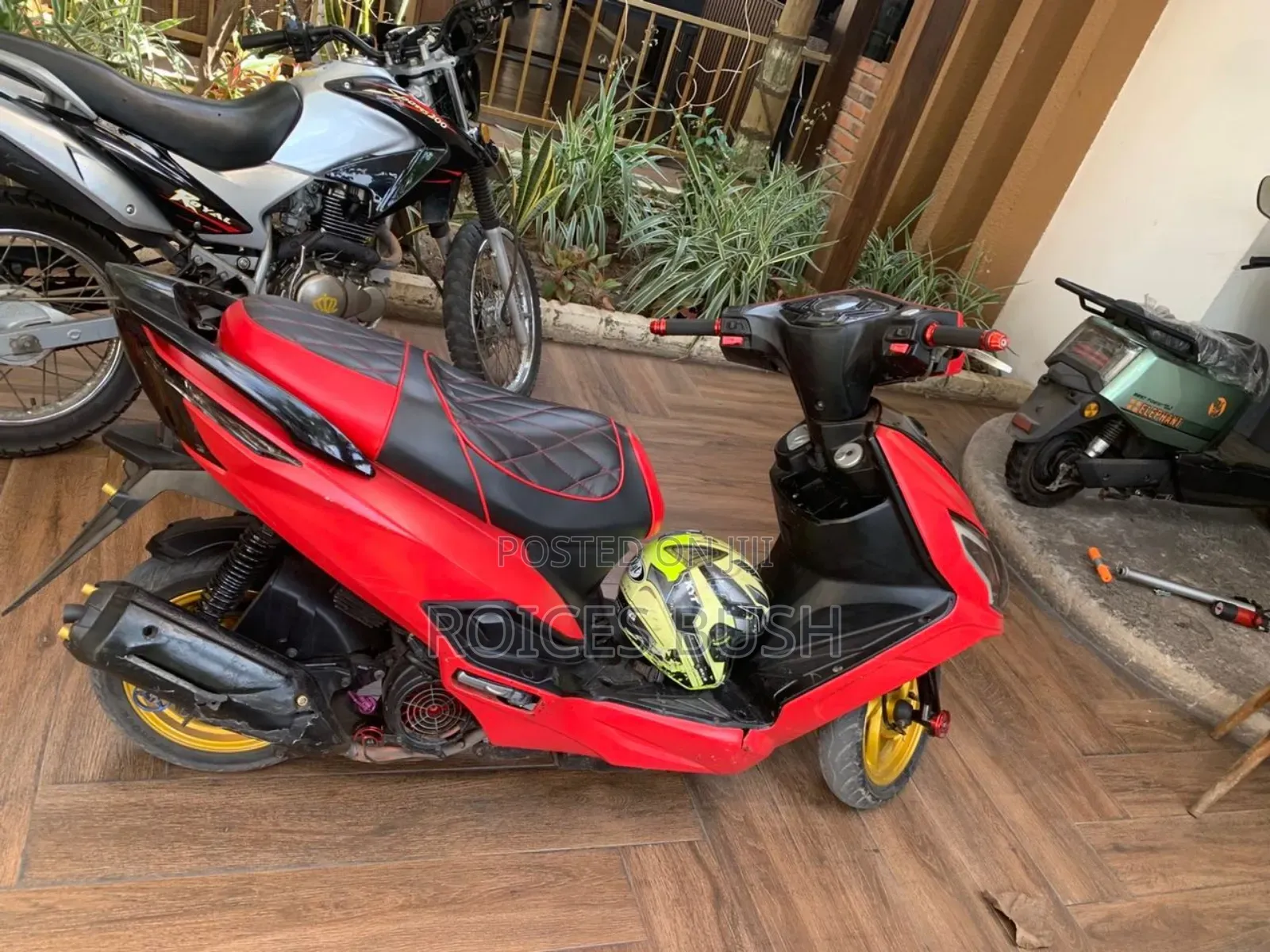 SYM Symnh 2023 Red
