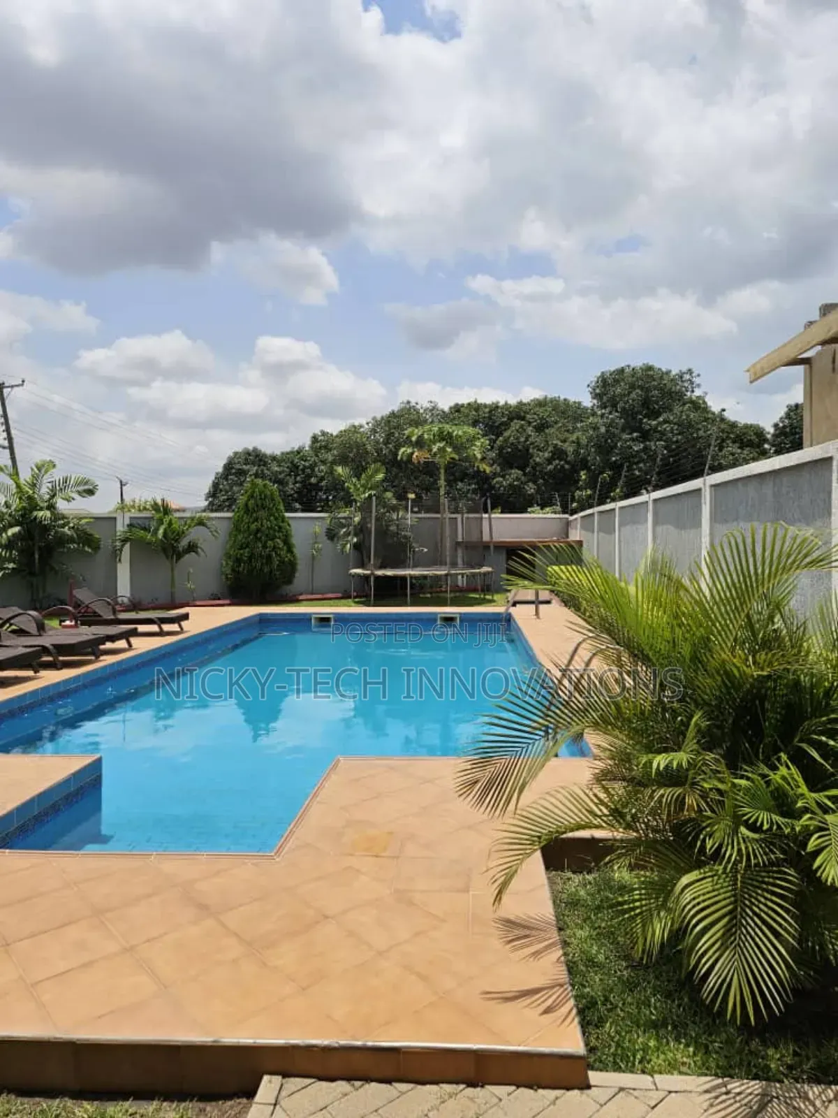 Furnished 5bdrm House in Ghana Flag for sale