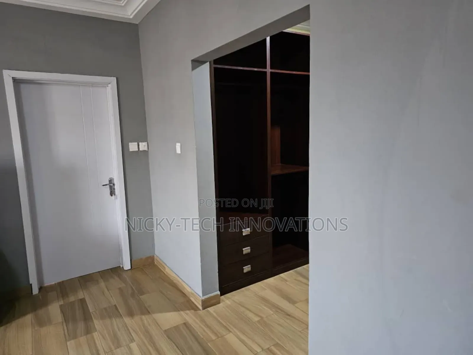 Furnished 5bdrm House in Ghana Flag for sale