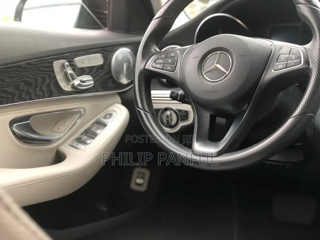 Mercedes-Benz C300 2016 Black