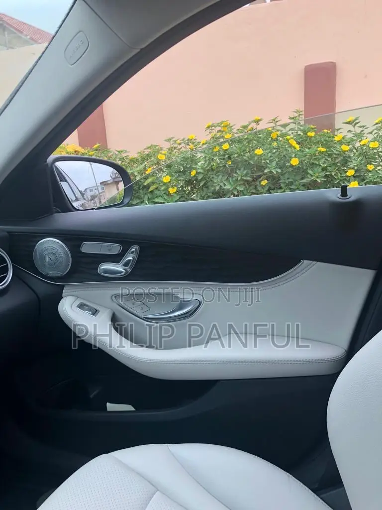 Mercedes-Benz C300 2016 Black