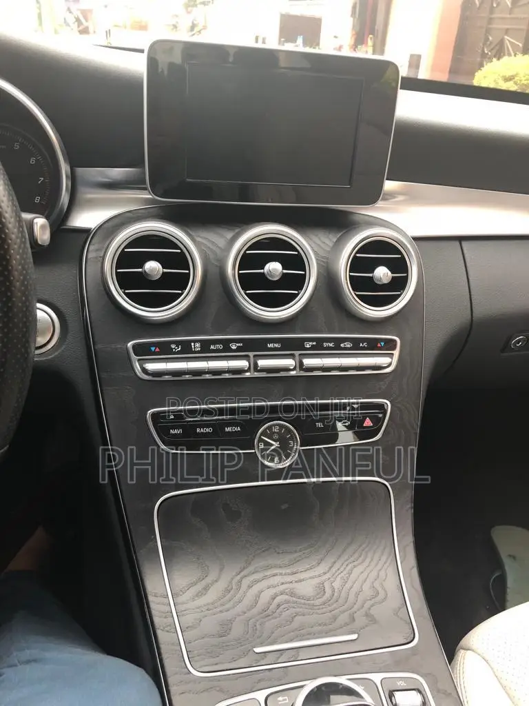 Mercedes-Benz C300 2016 Black
