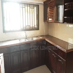 4bdrm House in North Ridge for rent