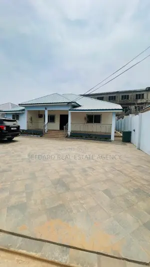 5bdrm House in Sefdard Properties, Achimota for rent