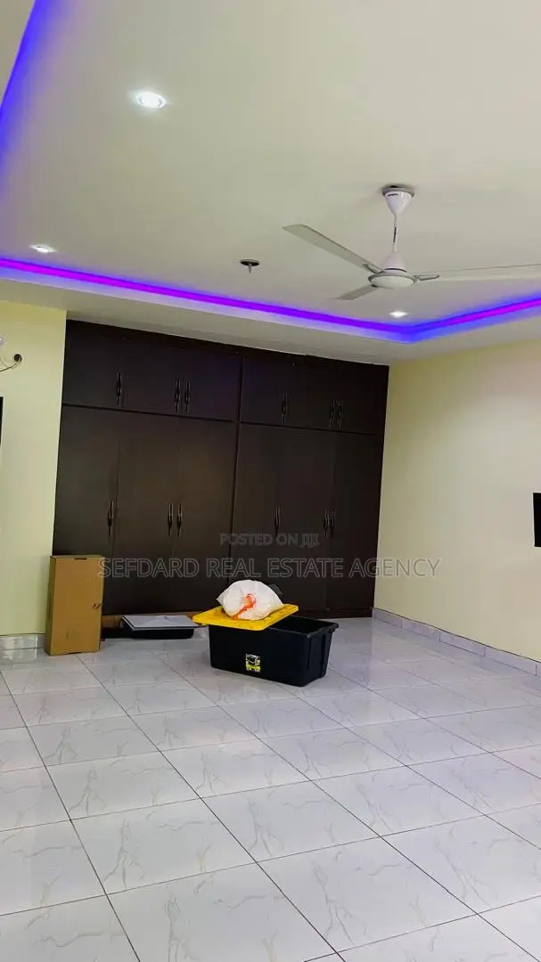 5bdrm House in Sefdard Properties, Achimota for rent